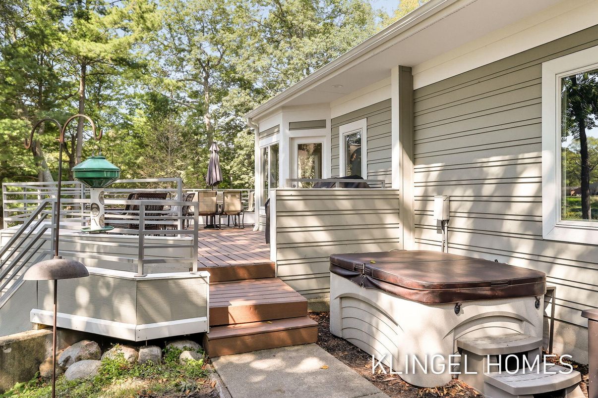 Exterior, Hot Tub