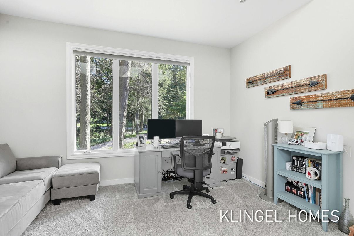 Home Office, Interior