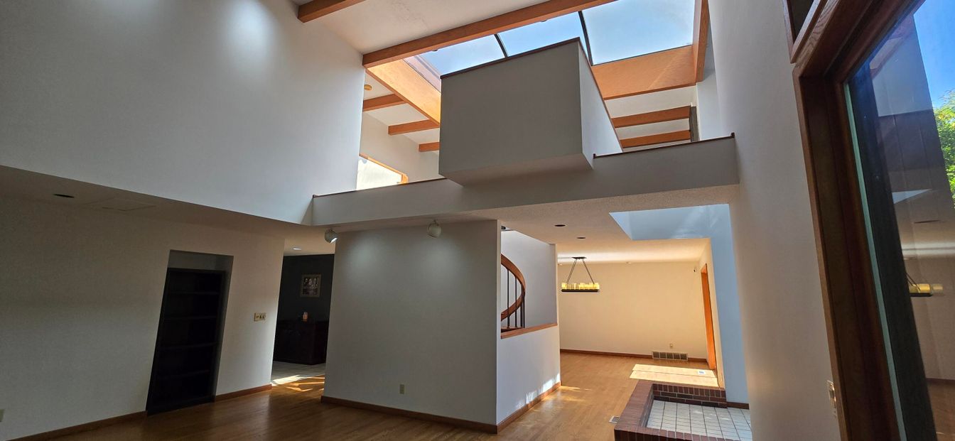 Interior, Pendant Lights, Wood Texture Flooring