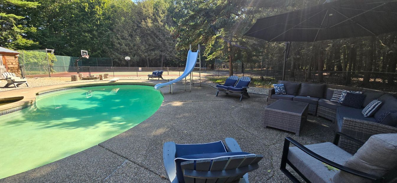 Exterior, Pool