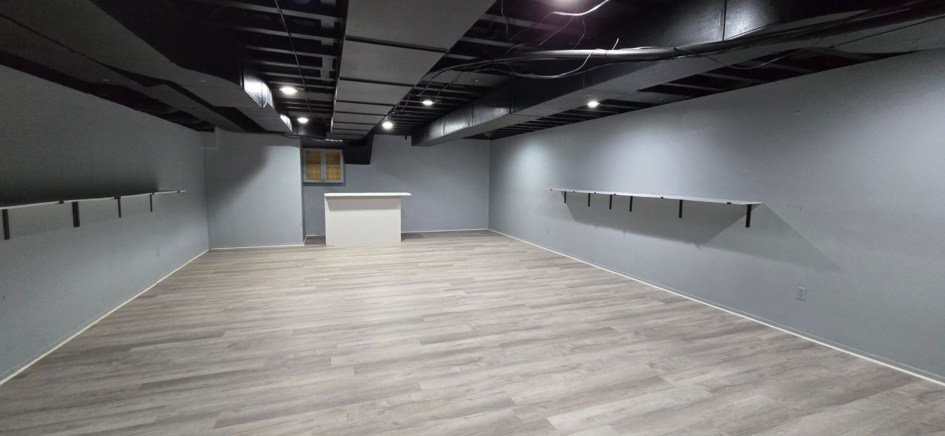 Empty room, Interior, Pendant Lights, Recessed Lighting, Wood Texture Flooring