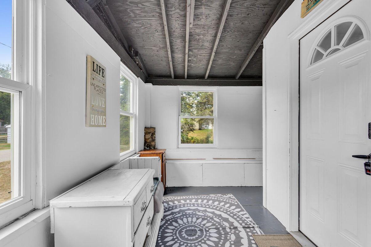 Interior, Washer, Wooden Ceilings