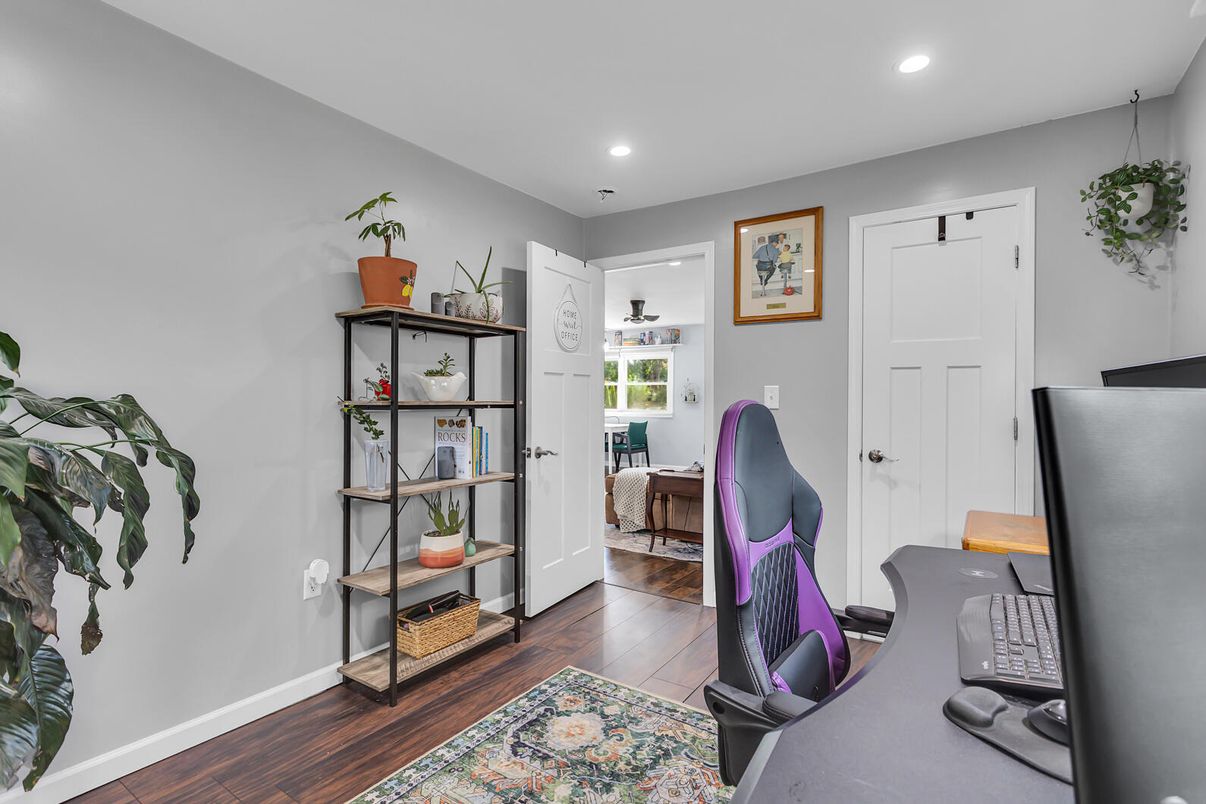 Home Office, Interior, Recessed Lighting, Wood Texture Flooring