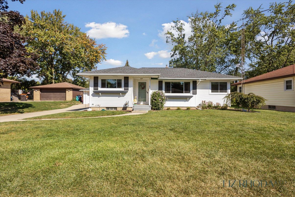 Attached, Backyard, Exterior, Facade, Ranch