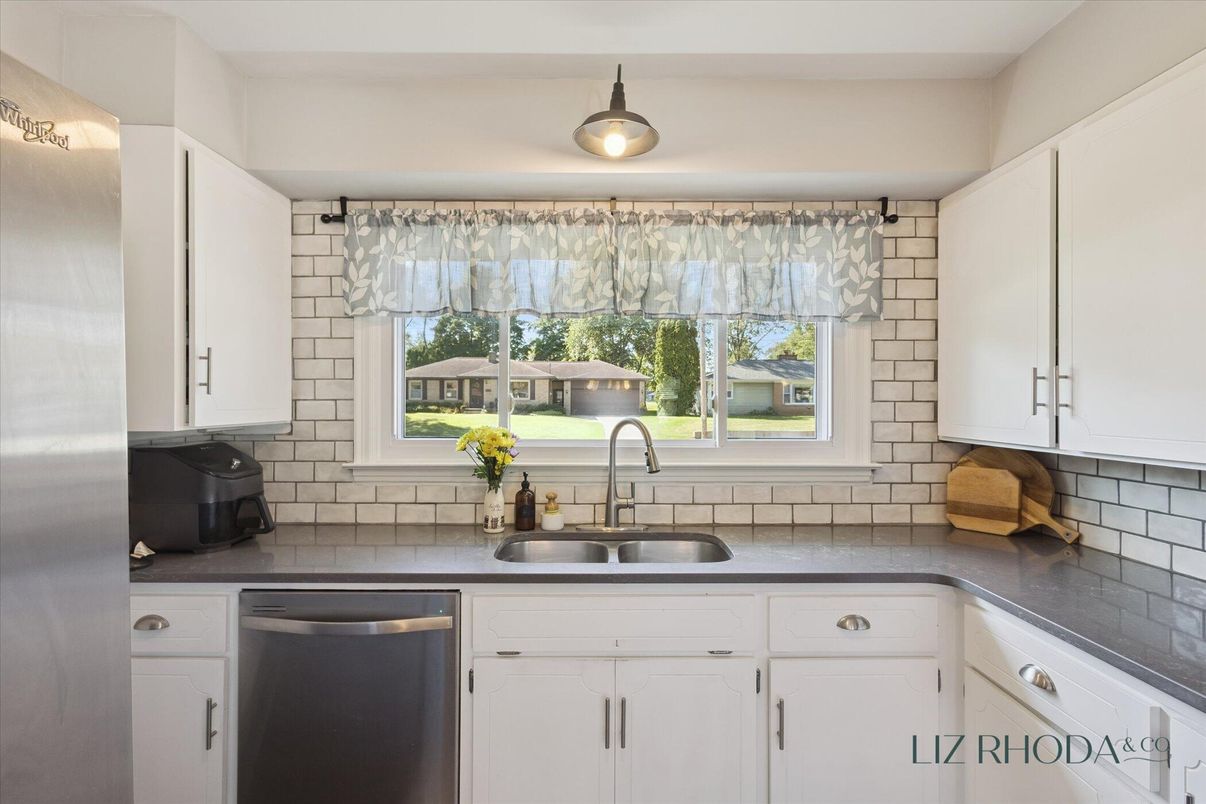 Interior, Kitchen, Stainless Steel Appliances