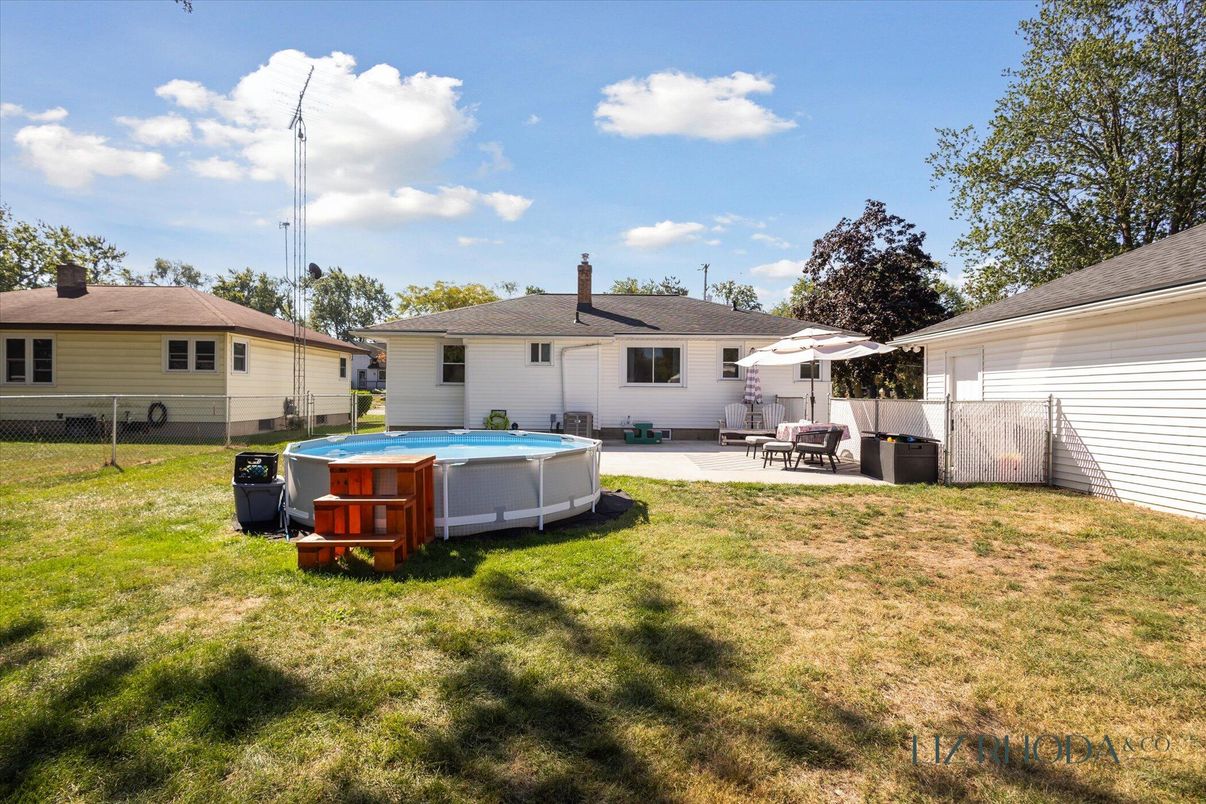 Backyard, Exterior, Pool