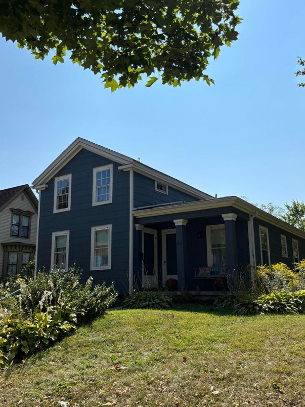 Exterior, Facade, American Craftsman