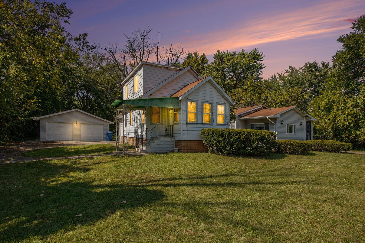 Backyard, Detached Garage, Exterior