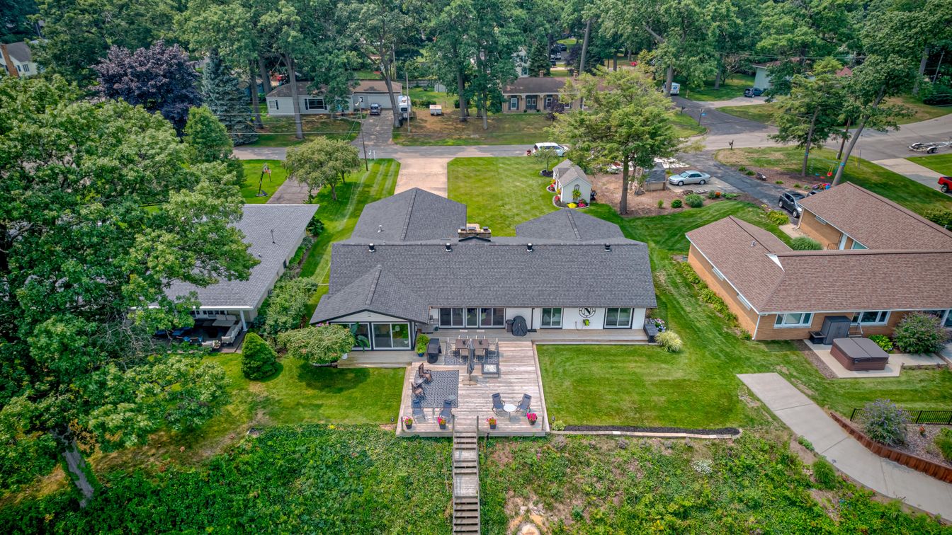 Exterior, Drone