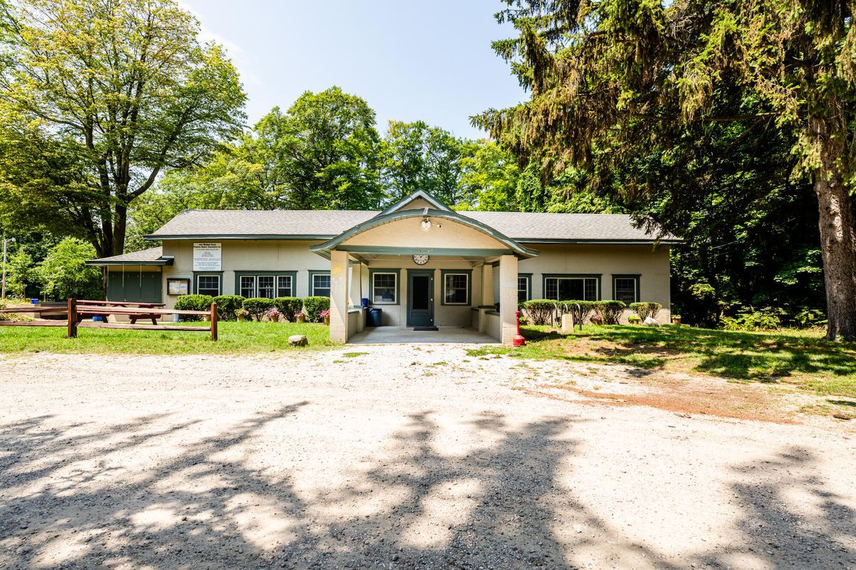 Backyard, Exterior, Facade, Ranch
