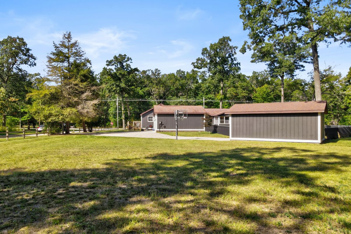 Backyard, Detached Garage, Exterior