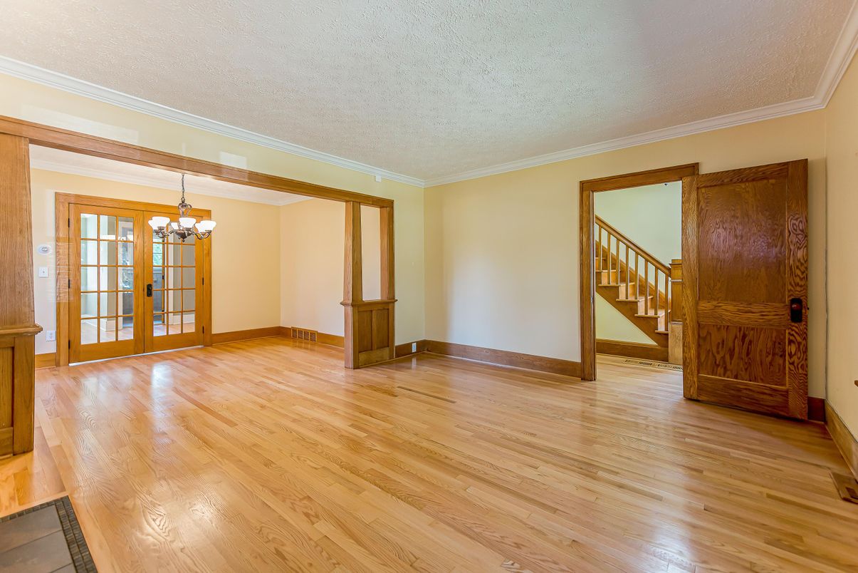 Chandelier, Empty room, Interior, Wood Texture Flooring
