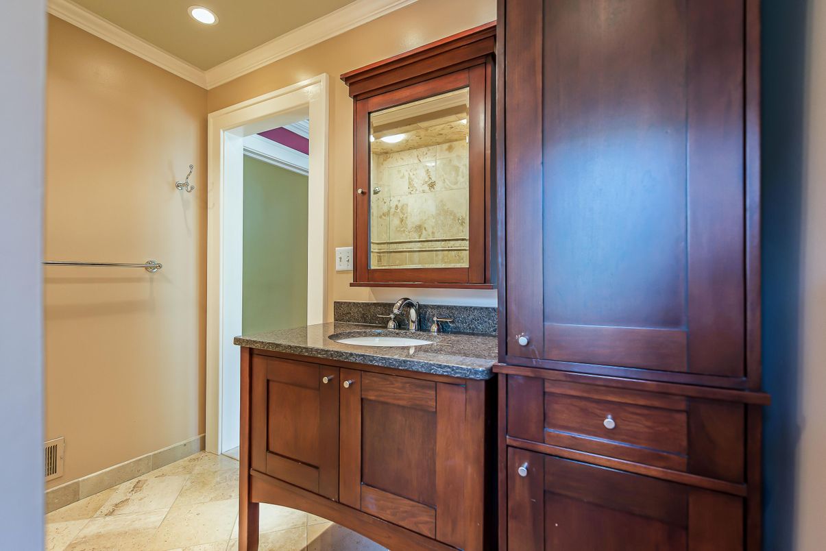 Bathroom, Interior, Recessed Lighting