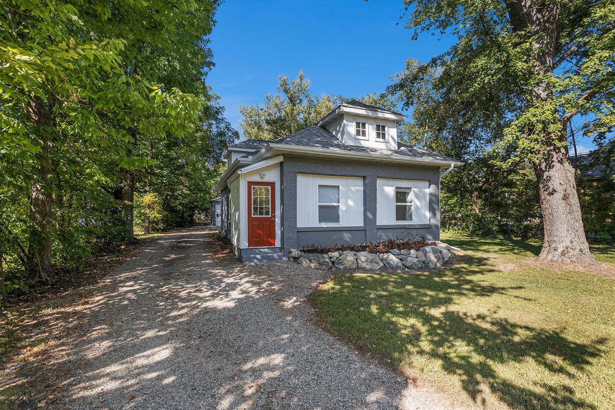 Backyard, Exterior, Facade, American Foursquare