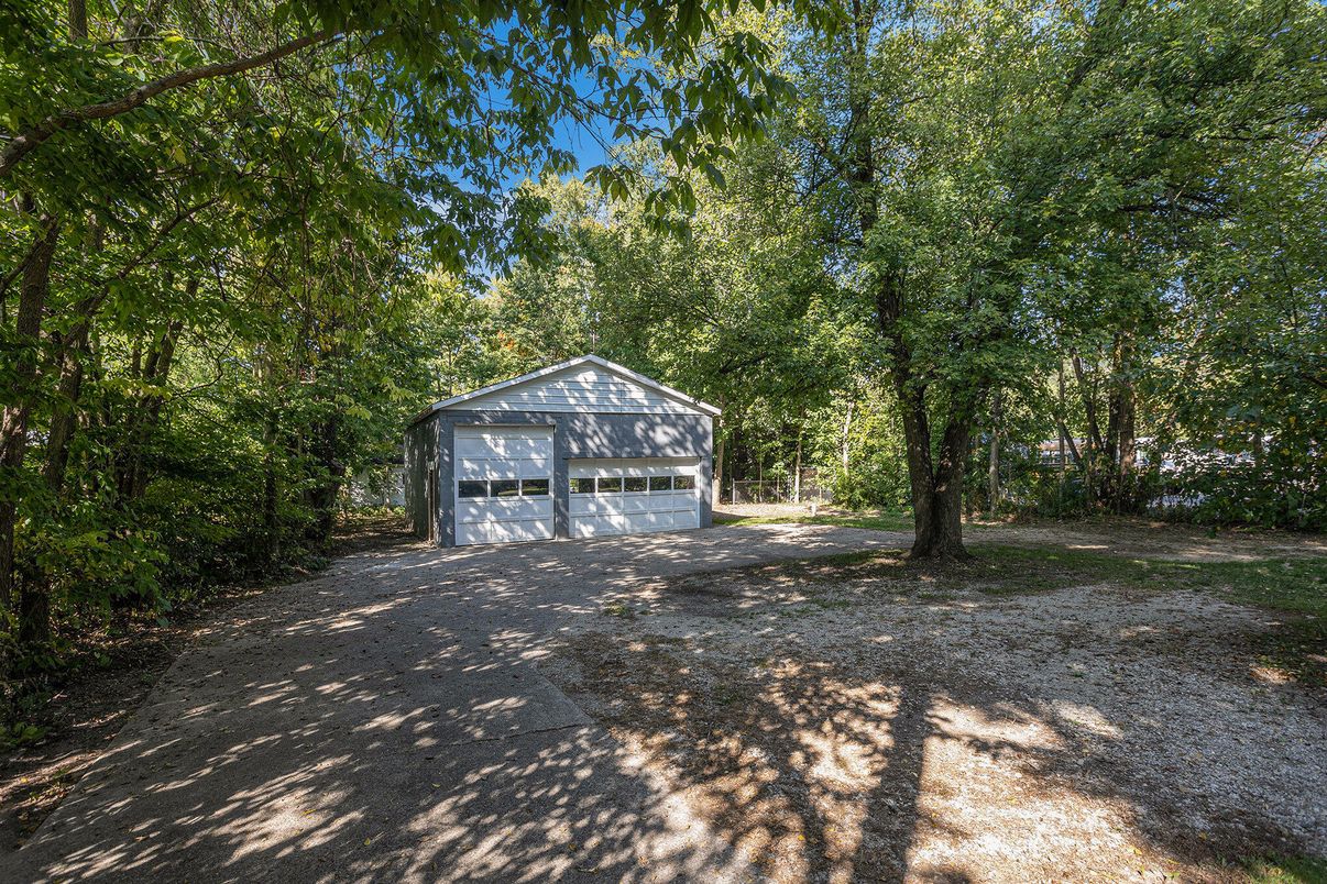 Detached Garage, Exterior