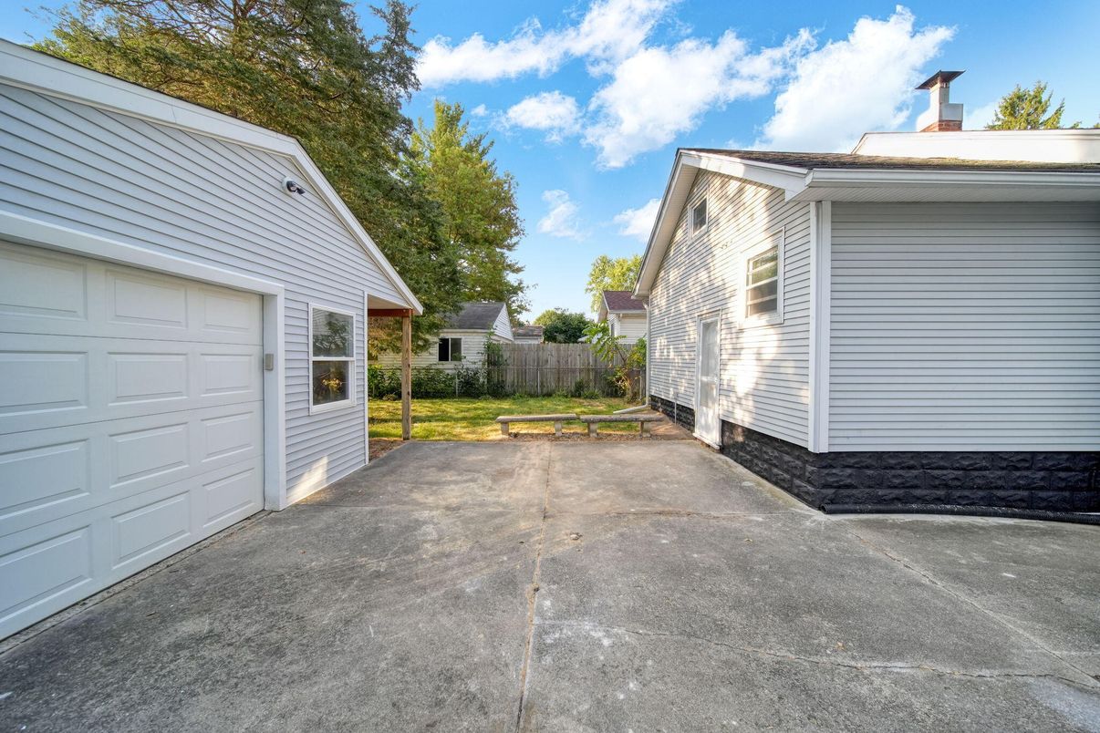 Backyard, Detached Garage, Exterior