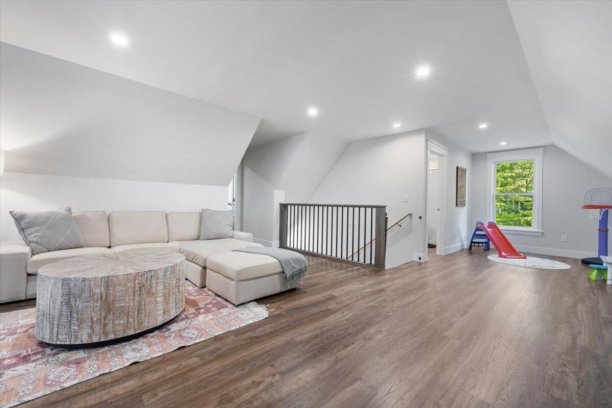 Fitness Equipment, Interior, Recessed Lighting, Wood Texture Flooring