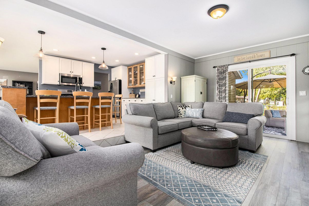 Interior, Kitchen, Living room, Pendant Lights, Recessed Lighting, Wood Texture Flooring
