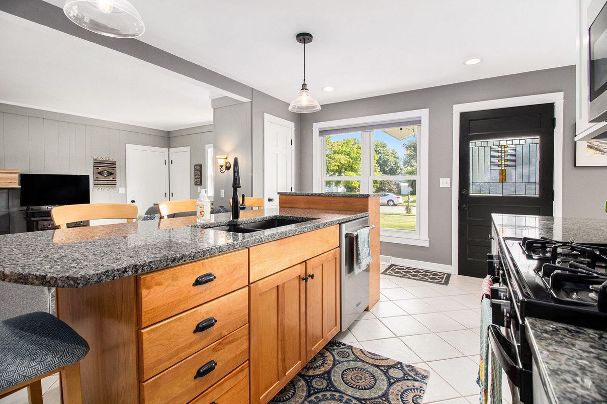 Interior, Kitchen, Pendant Lights, Recessed Lighting