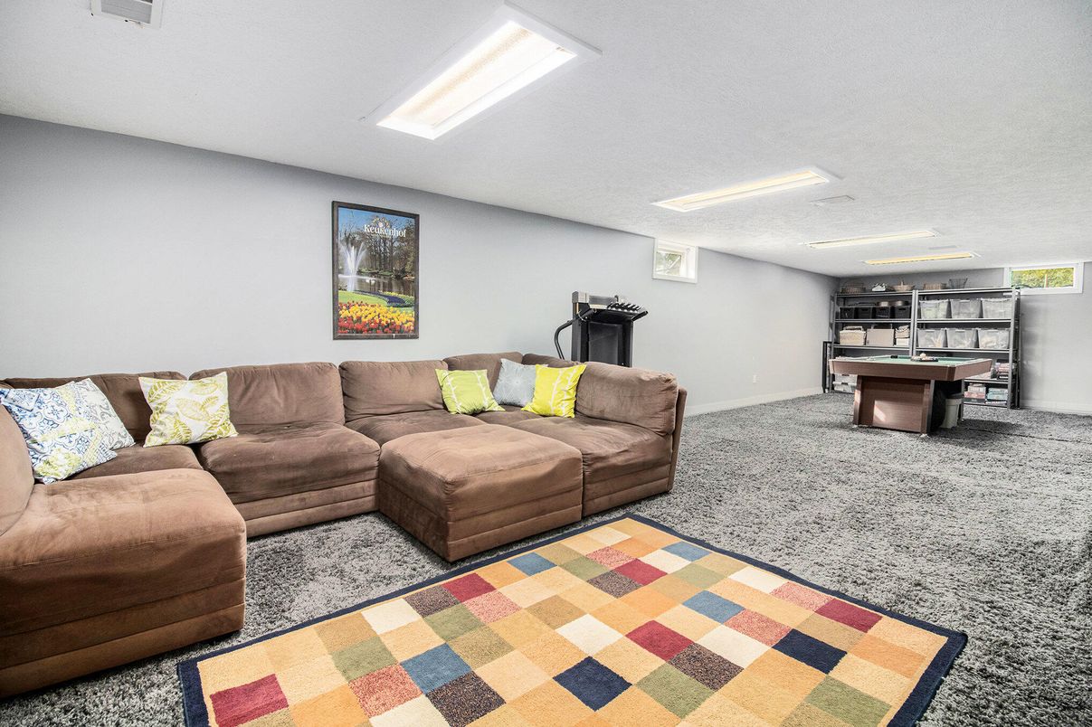Billiard Table, Game Room, Interior, Living room, Recessed Lighting