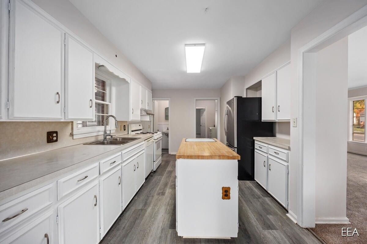 Interior, Kitchen, Wood Texture Flooring