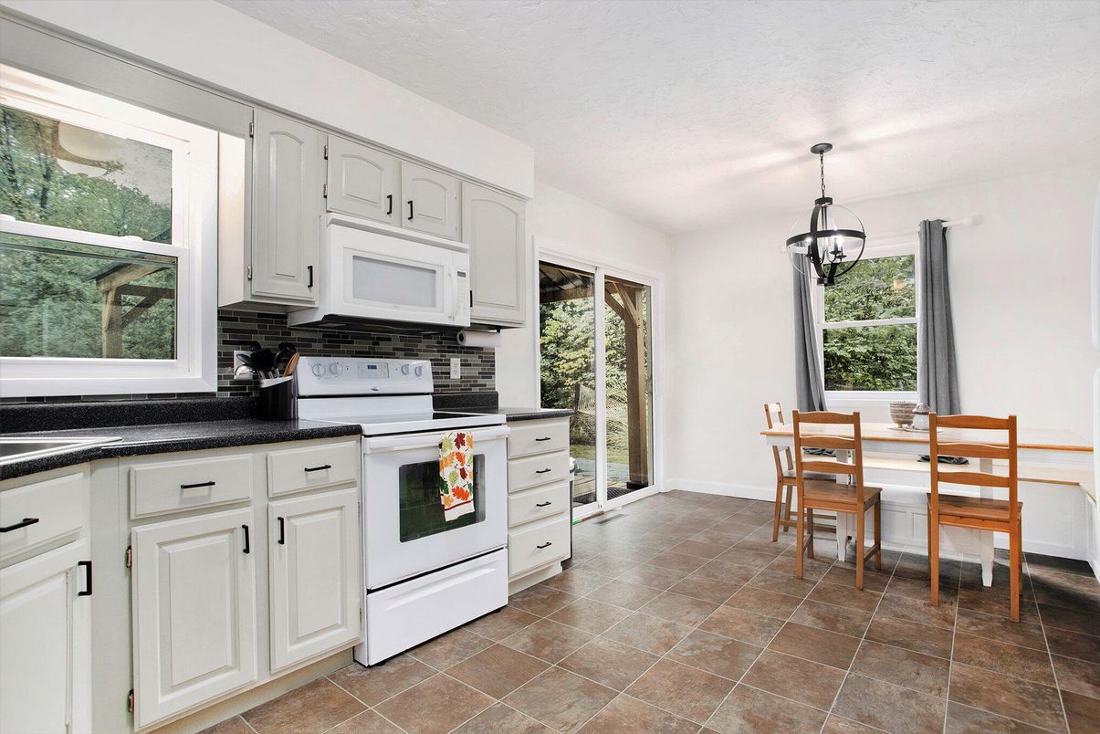 Dining room, Interior, Kitchen, Pendant Lights