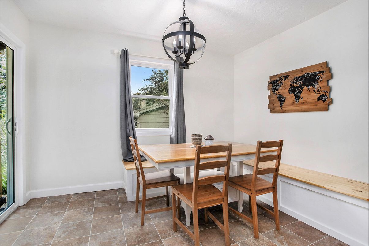 Dining room, Interior, Pendant Lights