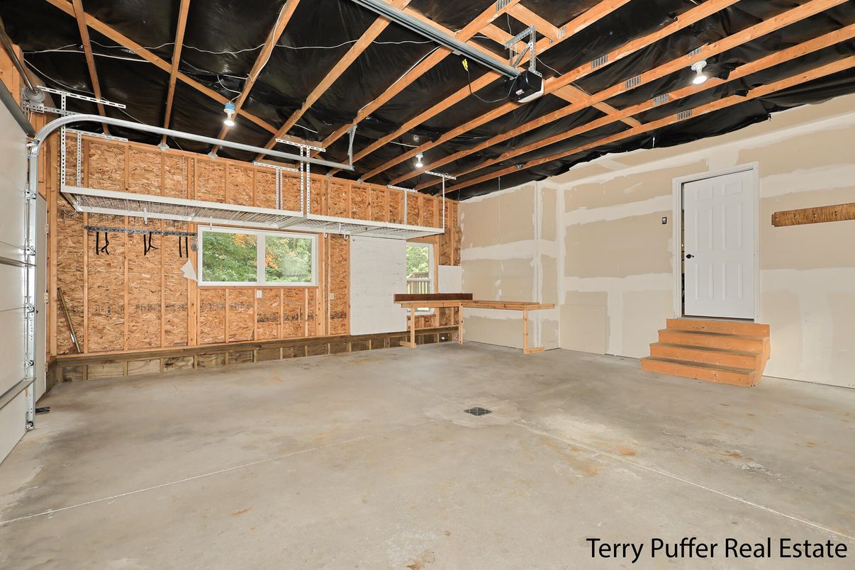 Empty room, Interior, Stone Walls, Wooden Beams