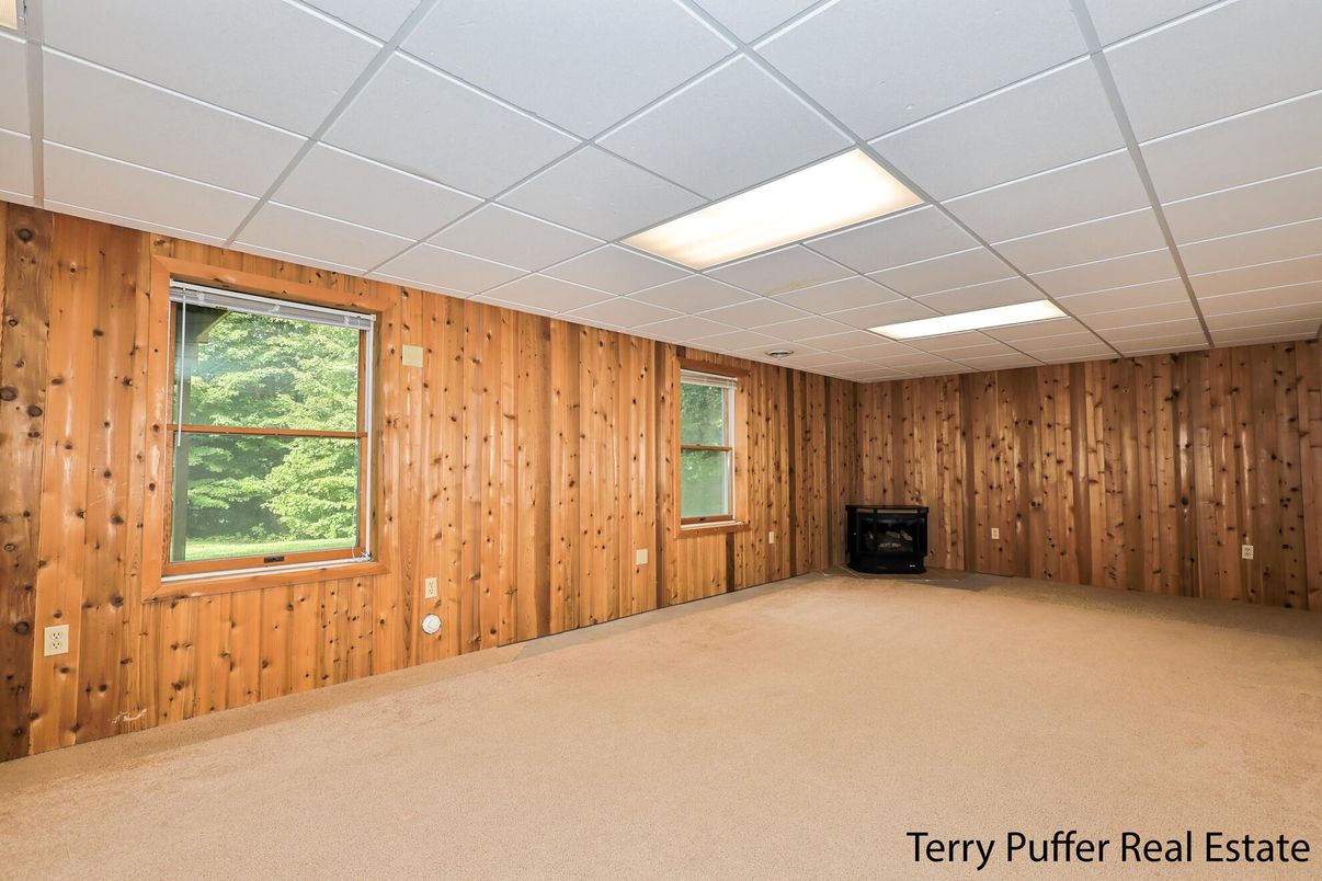 Empty room, Interior, Recessed Lighting, Wooden Walls