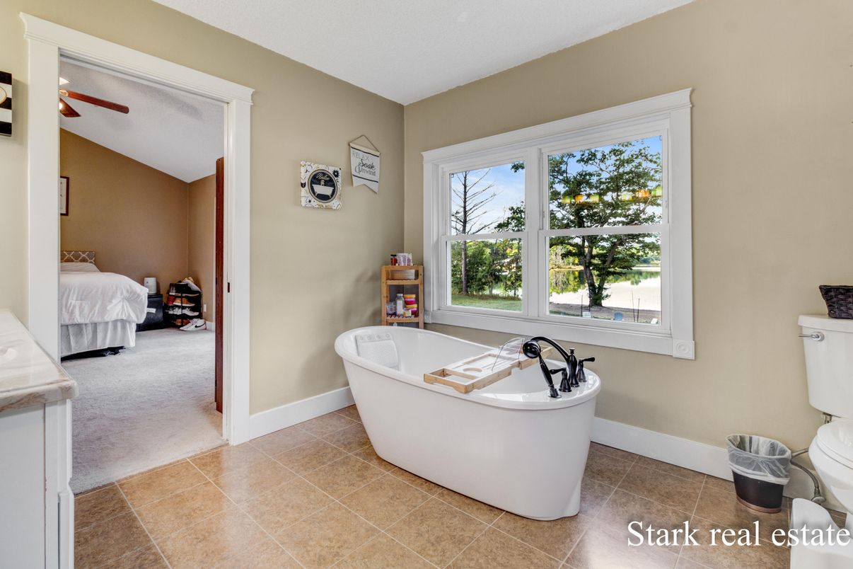 Bathroom, Bedroom, Free Standing Baths, Interior