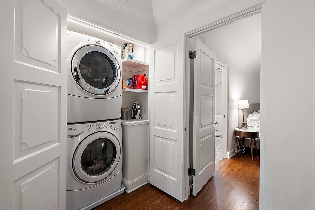 Interior, Utility Closets, Washer, Wood Texture Flooring