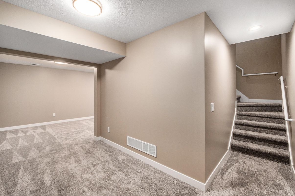 Empty room, Interior, Recessed Lighting