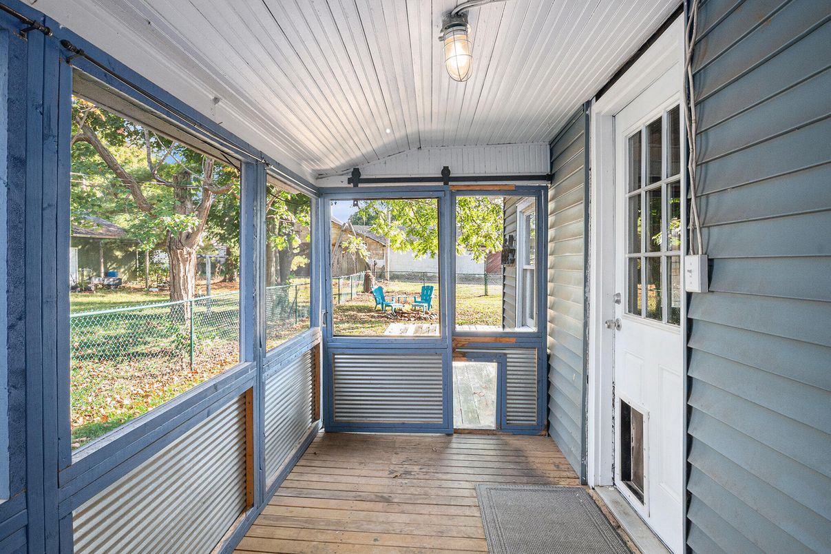 Interior, Sun Room, Wood Texture Flooring
