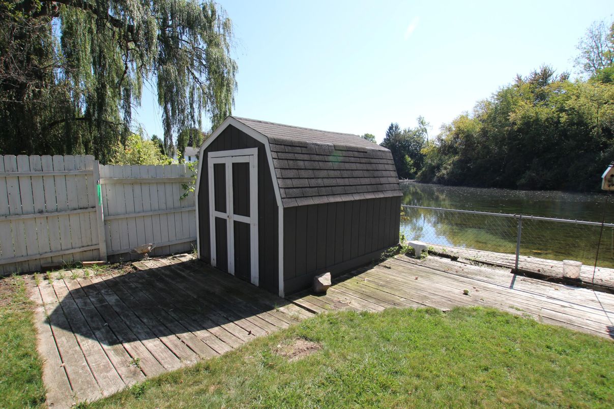Exterior, Water