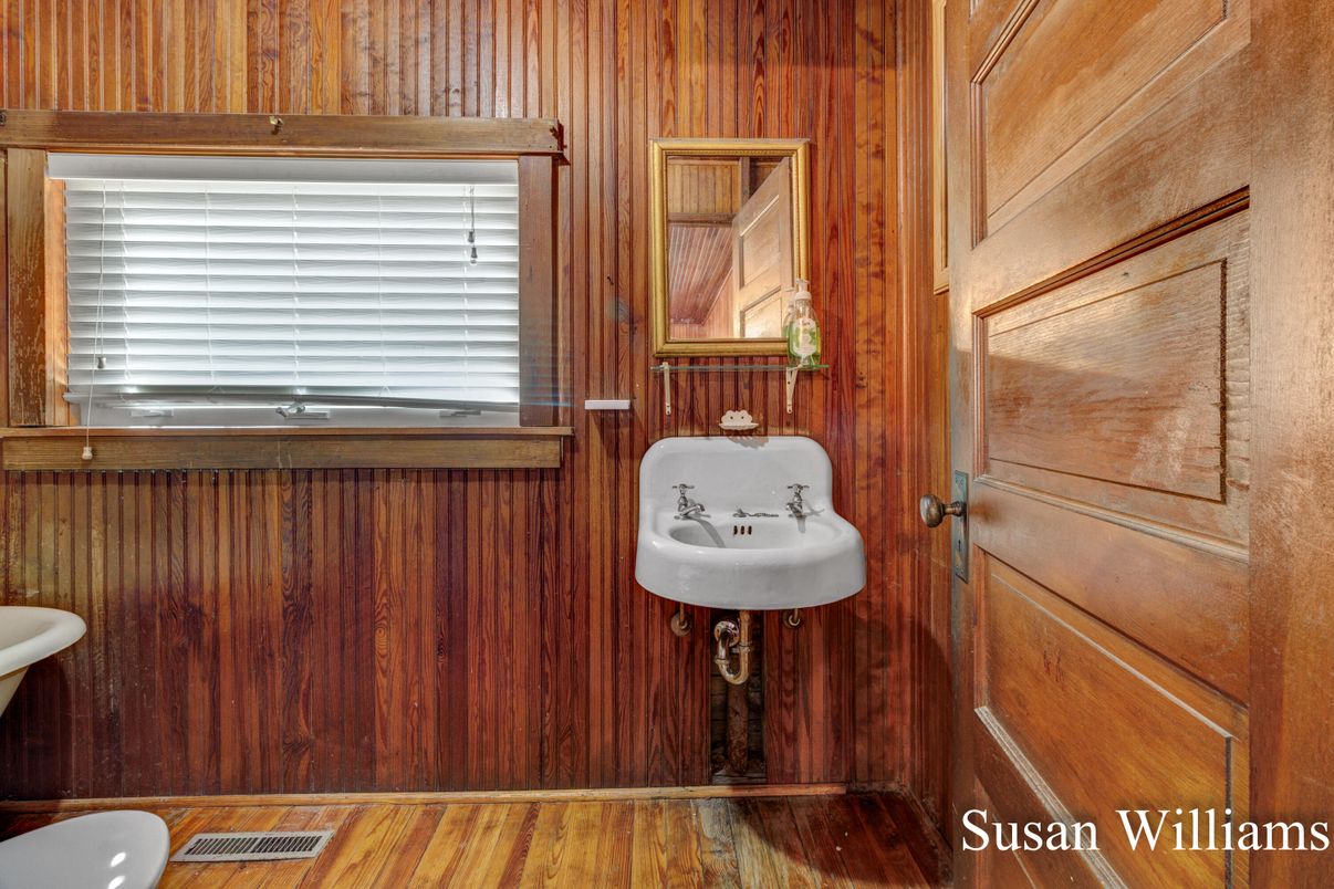 Bathroom, Interior, Wood Texture Flooring, Wooden Walls