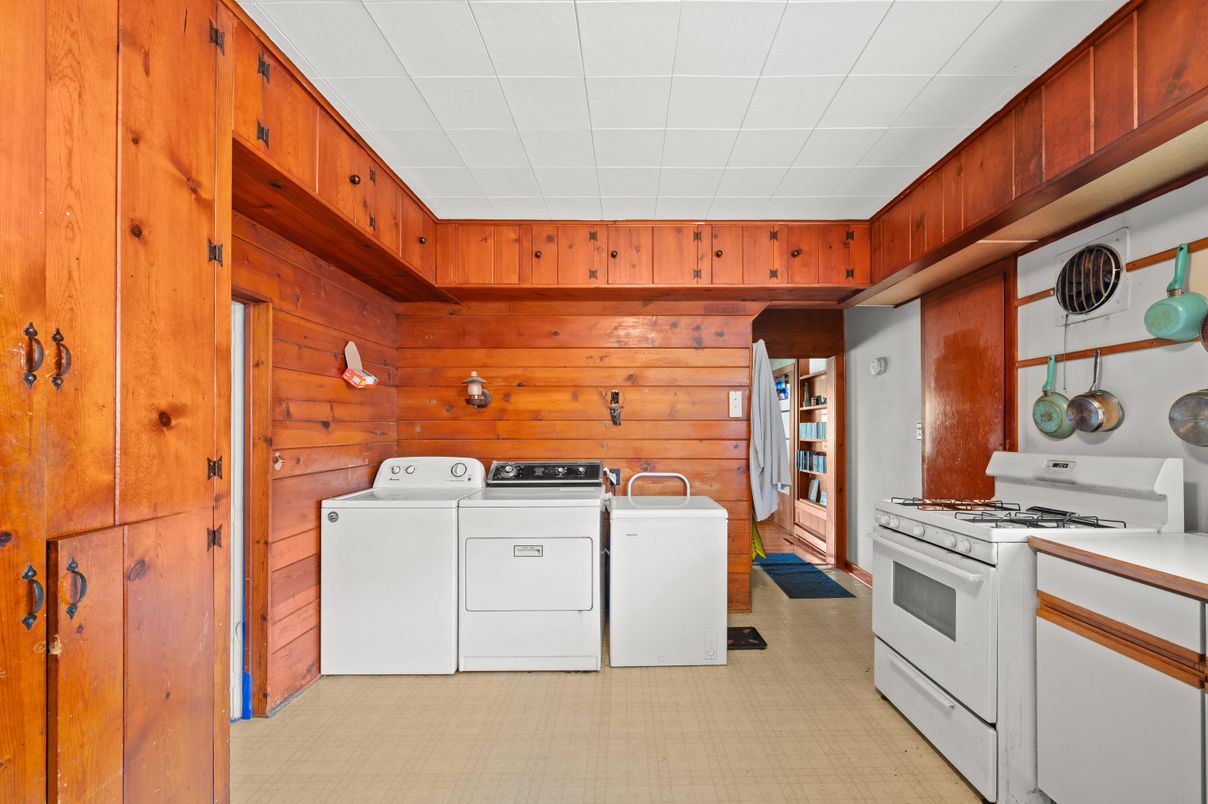 Interior, Washer, Wooden Walls