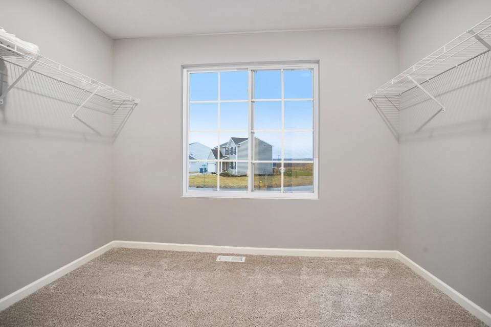 Empty room, Interior, Walk-in Closets