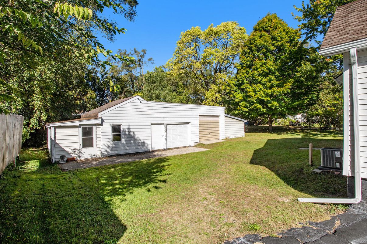 Backyard, Detached Garage, Exterior