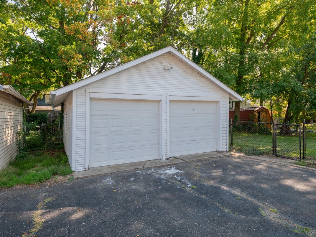 Detached Garage, Exterior