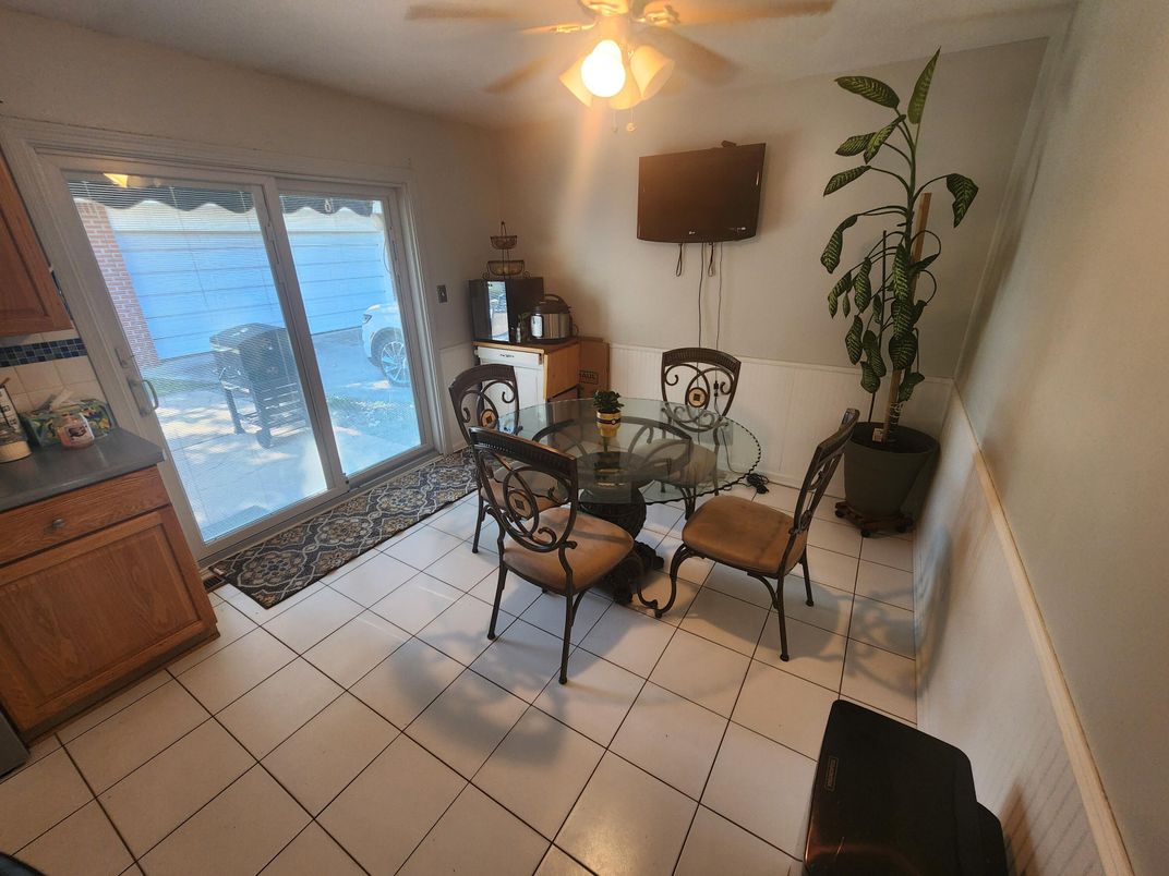 Dining room, Interior, Water