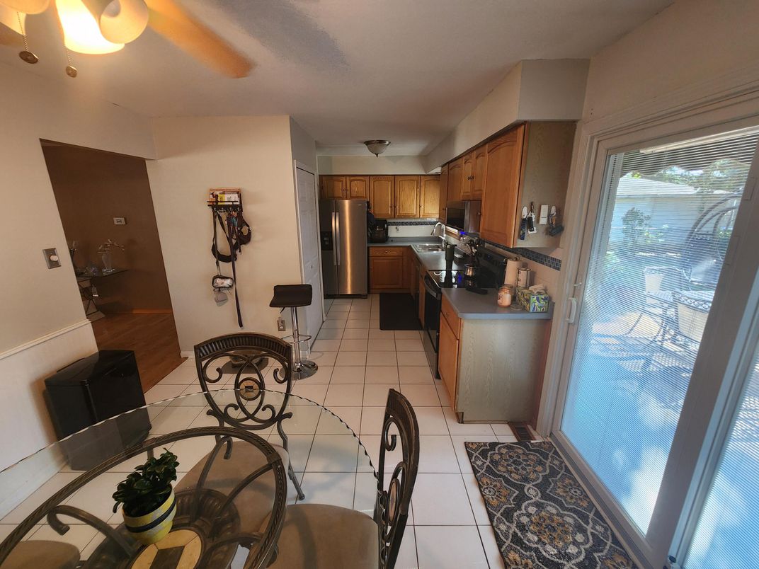 Dining room, Interior, Kitchen, Stainless Steel Appliances