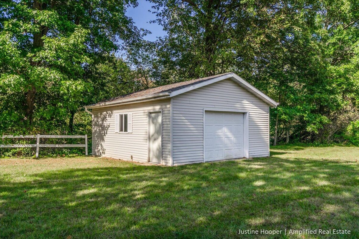 Backyard, Detached Garage, Exterior