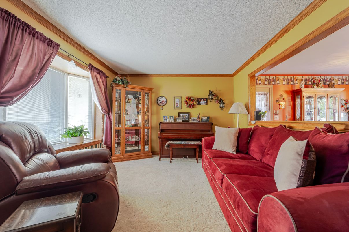 Interior, Living room, Piano