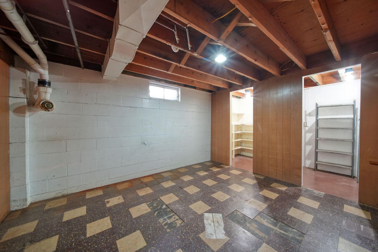 Empty room, Interior, Wooden Beams, Wooden Ceilings, Wooden Walls