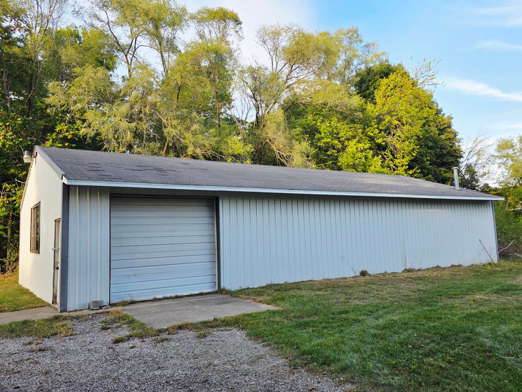 Detached Garage, Exterior