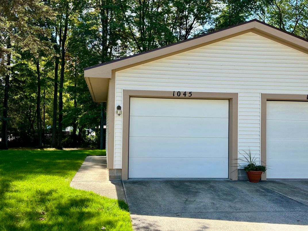 Detached Garage, Exterior