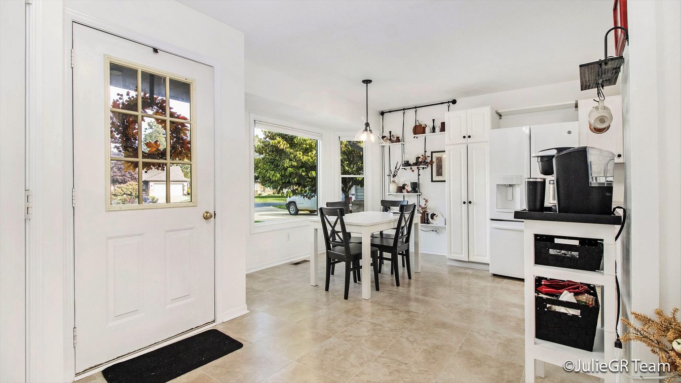Dining room, Interior, Kitchen, Pendant Lights