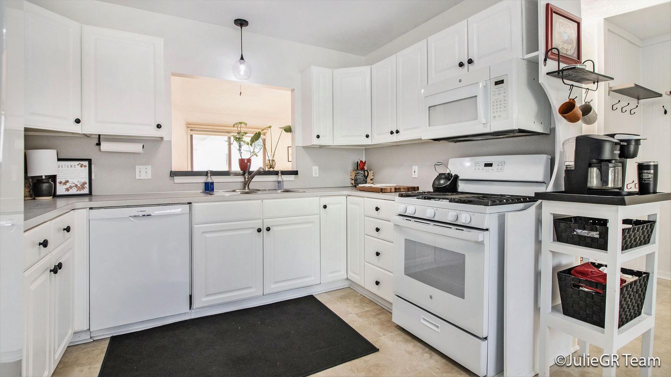 Interior, Kitchen, Pendant Lights