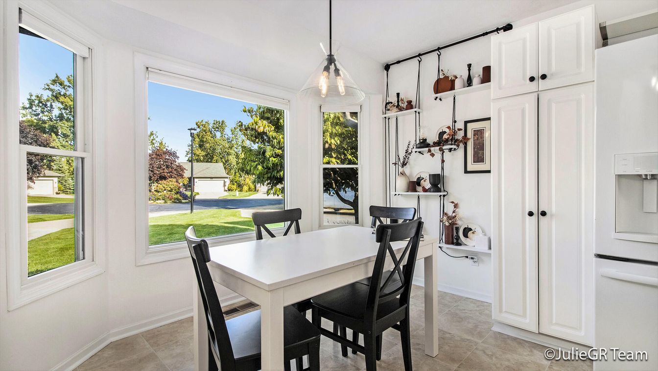 Dining room, Interior, Pendant Lights