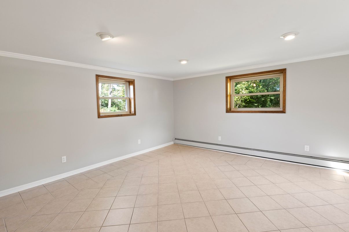 Empty room, Interior, Recessed Lighting